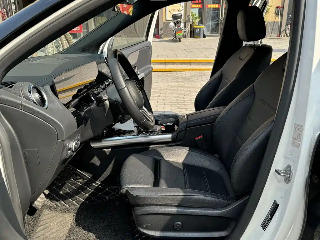 MERCEDES BENZ GLA 2021