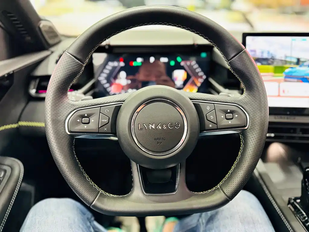 LYNK&CO 03 2023
