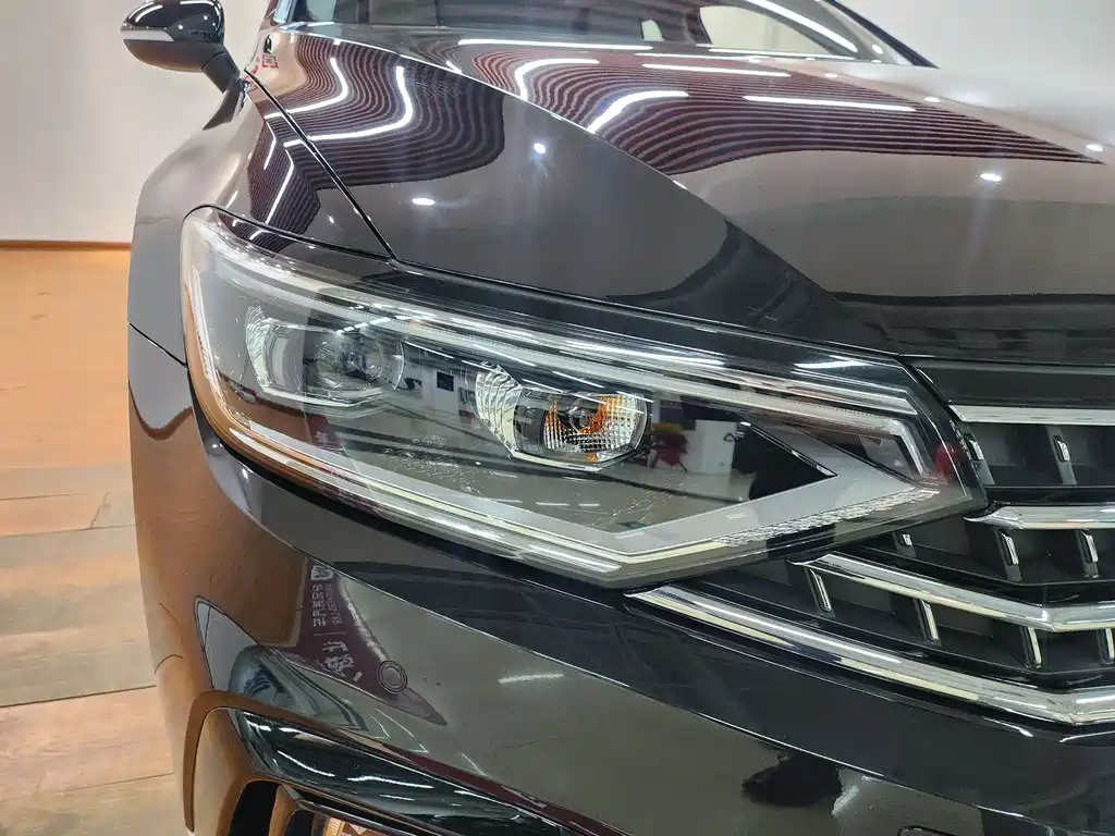 VOLKSWAGEN MAGOTAN 2023