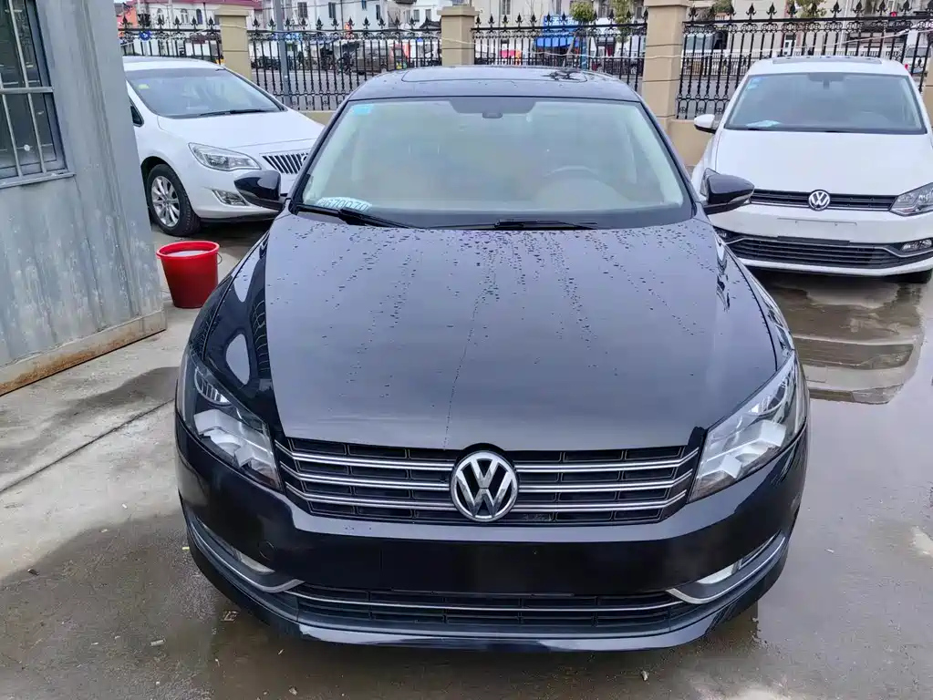 VOLKSWAGEN PASSAT 2015