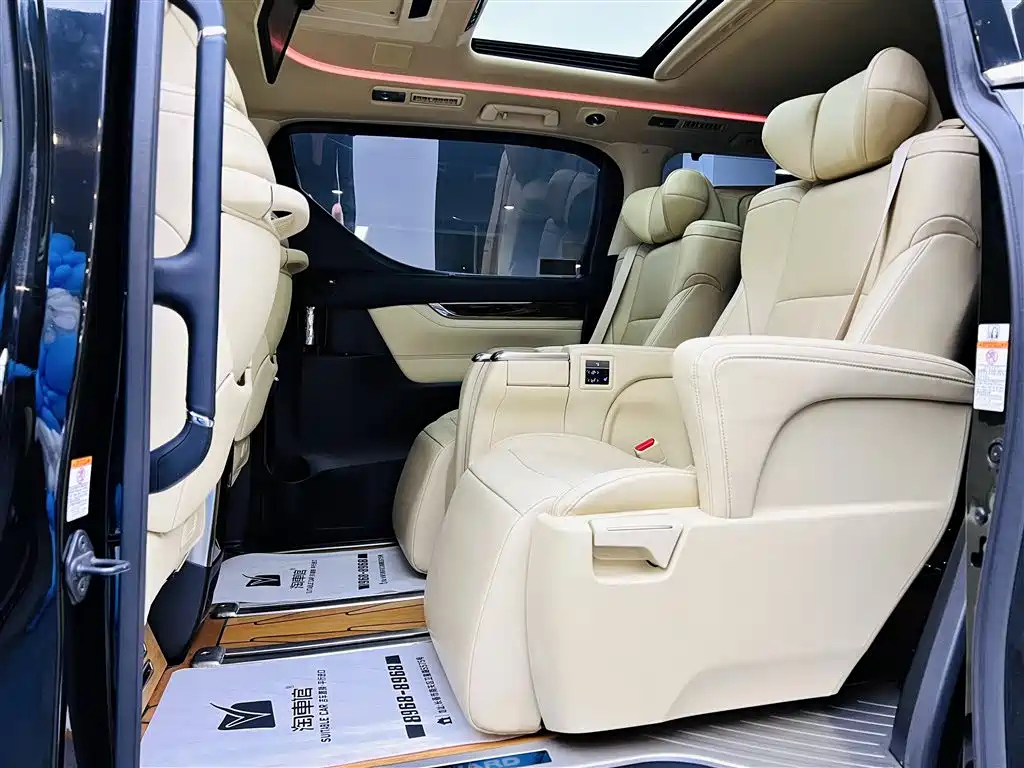 TOYOTA ALPHARD 2018