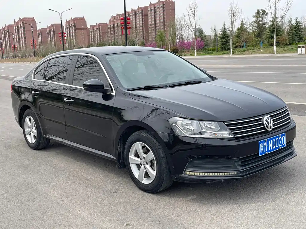 VOLKSWAGEN LAVIDA 2016
