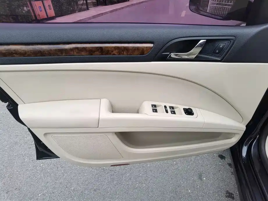 SKODA SUPERB 2013