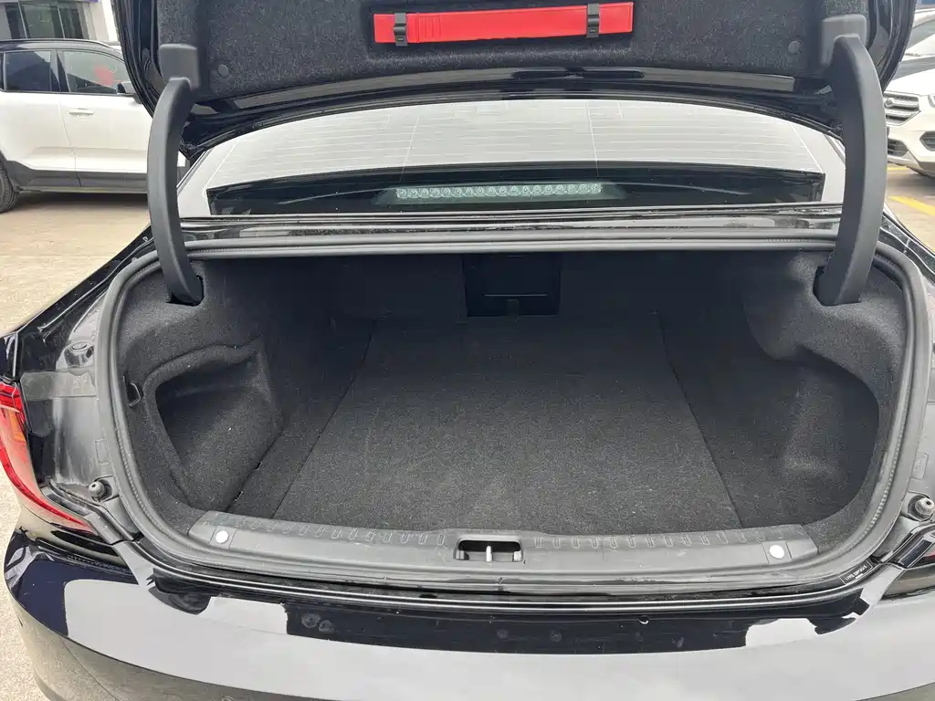 VOLVO S90 2023