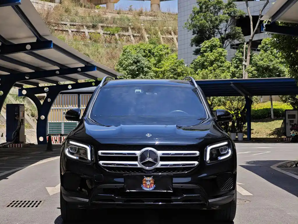 MERCEDES BENZ GLB 2023