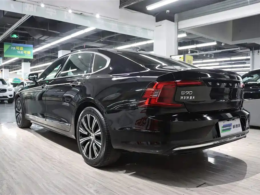 VOLVO S90 2021