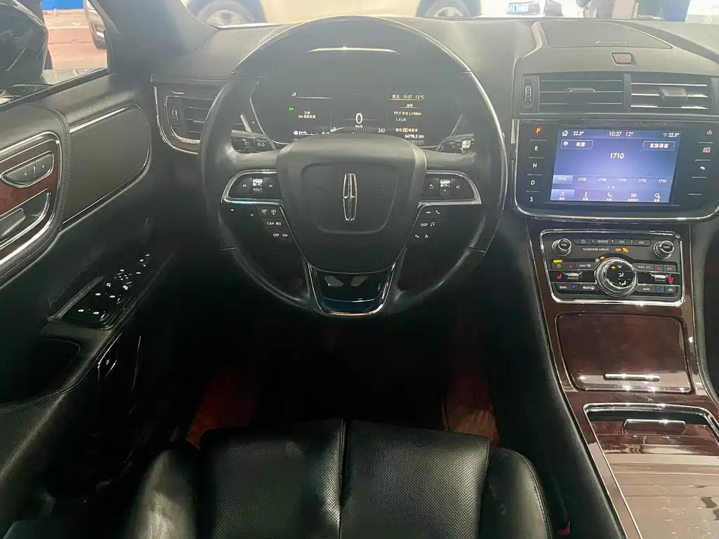 LINCOLN CONTINENTAL 2021
