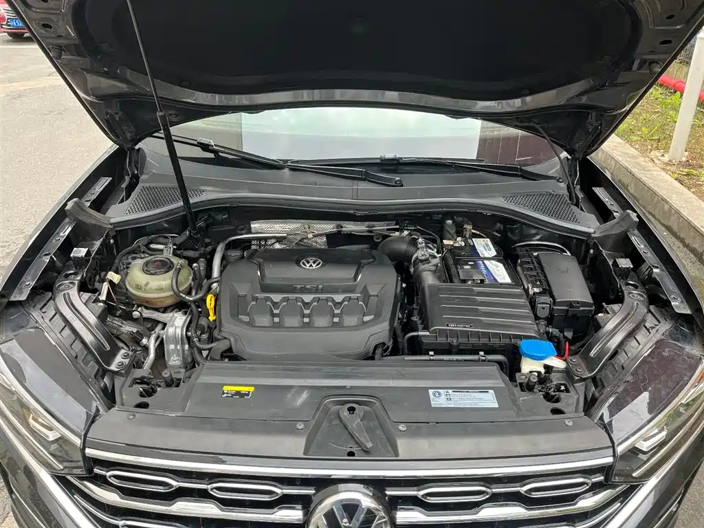 VOLKSWAGEN TAYRON 2020