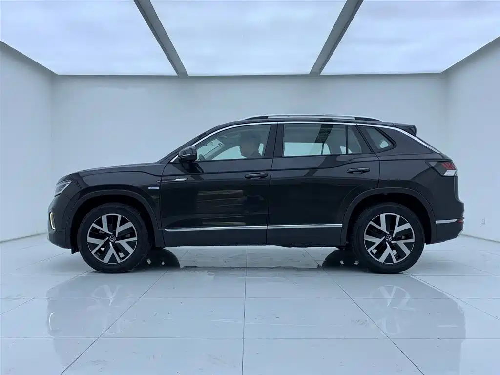 VOLKSWAGEN TAYRON 2024