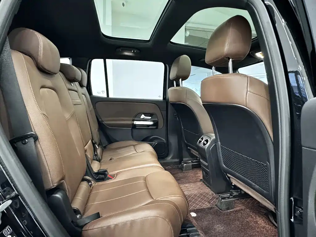 MERCEDES BENZ GLB 2023