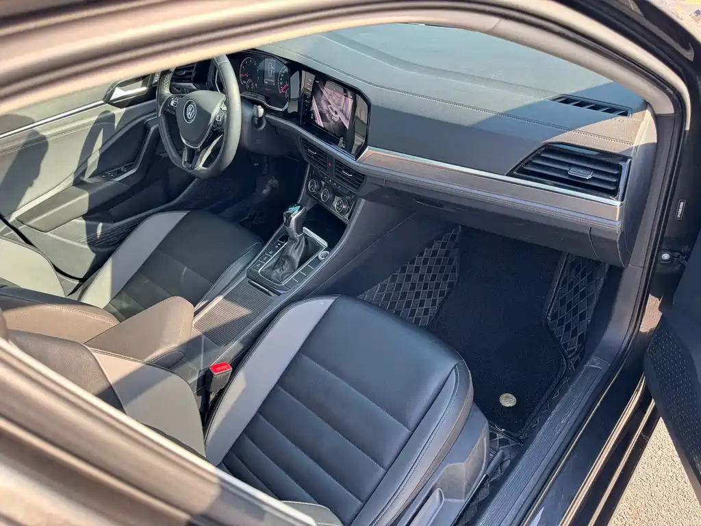 VOLKSWAGEN SAGITAR 2020
