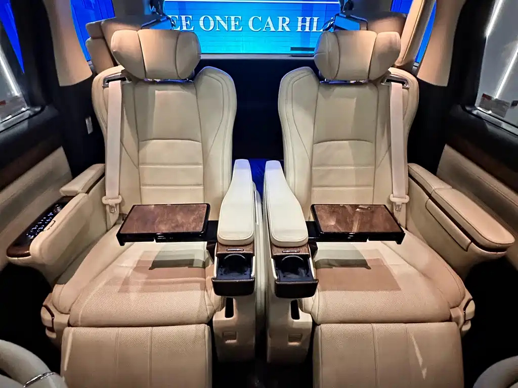 TOYOTA ALPHARD 2017