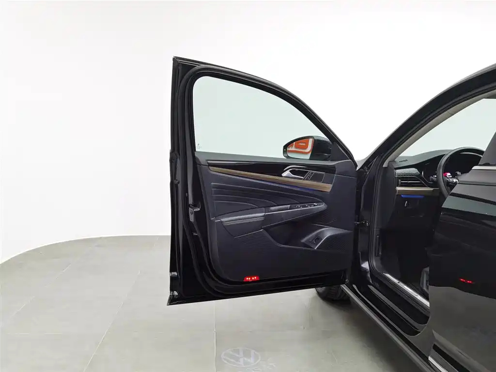 VOLKSWAGEN PASSAT 2020