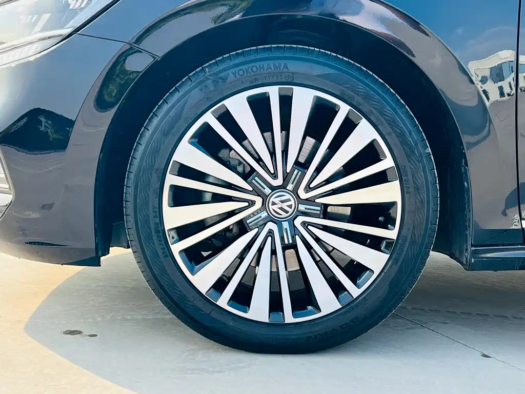 VOLKSWAGEN PASSAT 2020