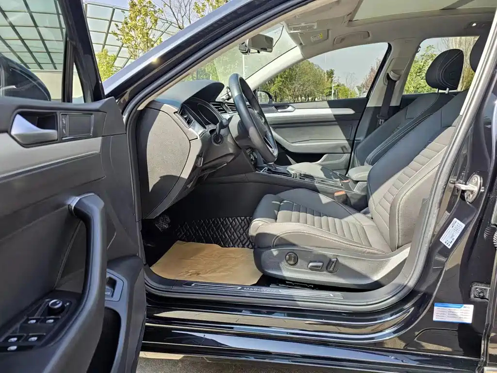 VOLKSWAGEN MAGOTAN 2022