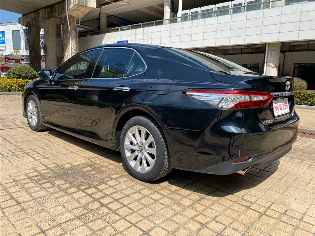 TOYOTA CAMRY 2020