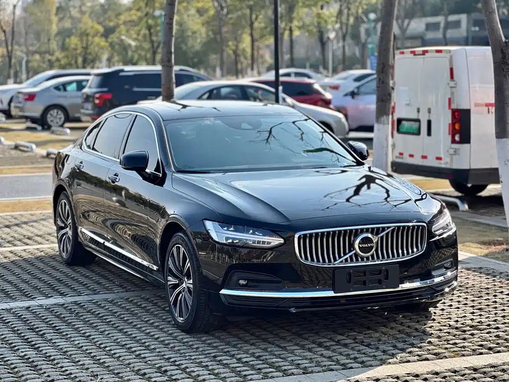 VOLVO S90 2021
