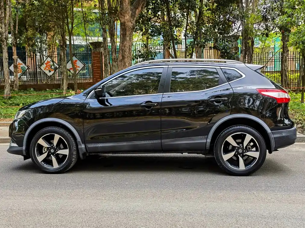 NISSAN QASHQAI 2018