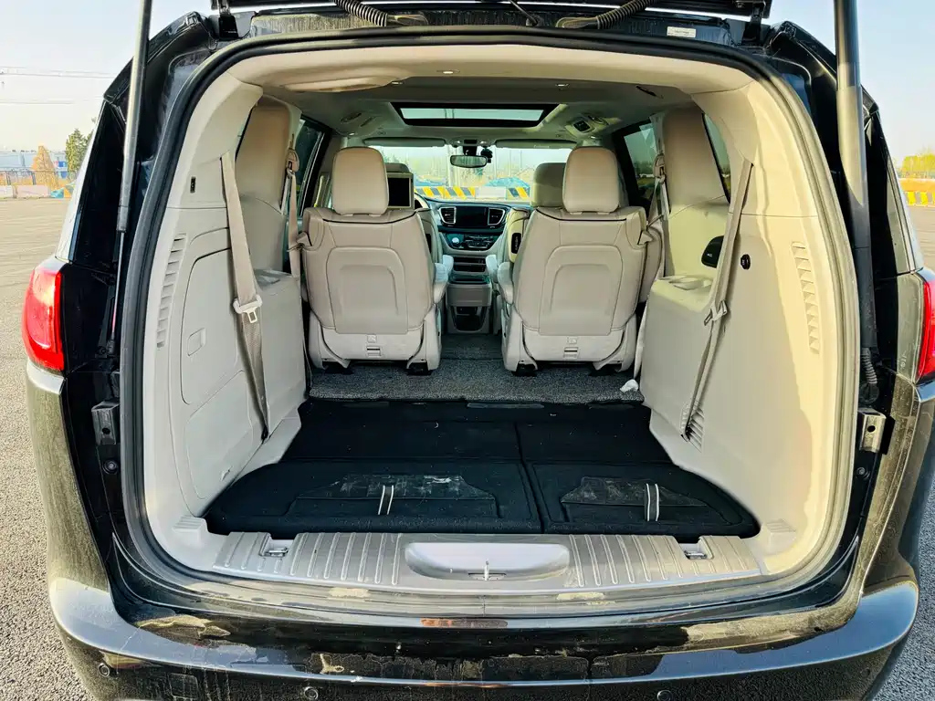 CHRYSLER OTHER 2018