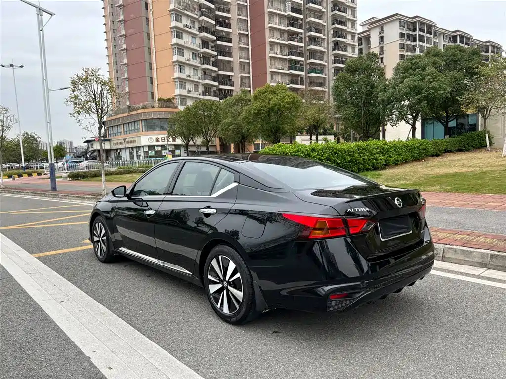 NISSAN TEANA 2022