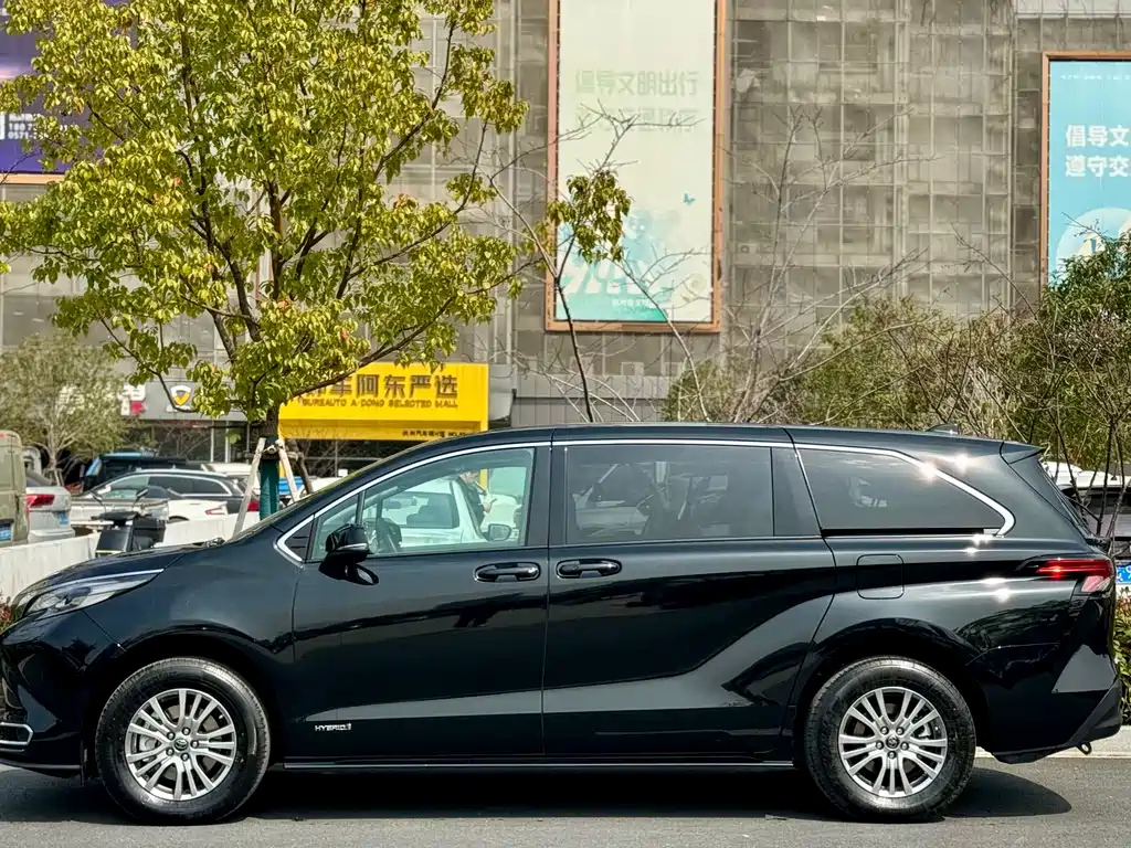 TOYOTA SIENNA SIENNA 2024