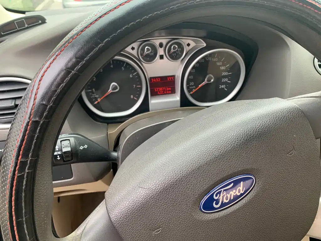 FORD FOCUS 2011