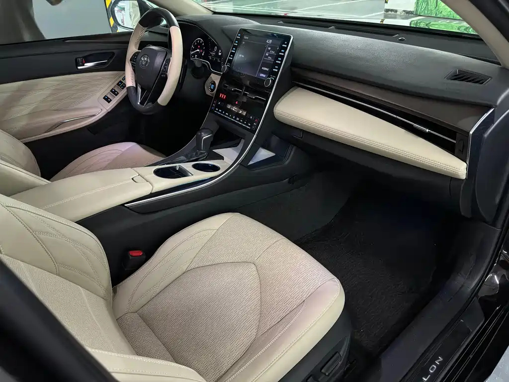 TOYOTA AVALON 2019