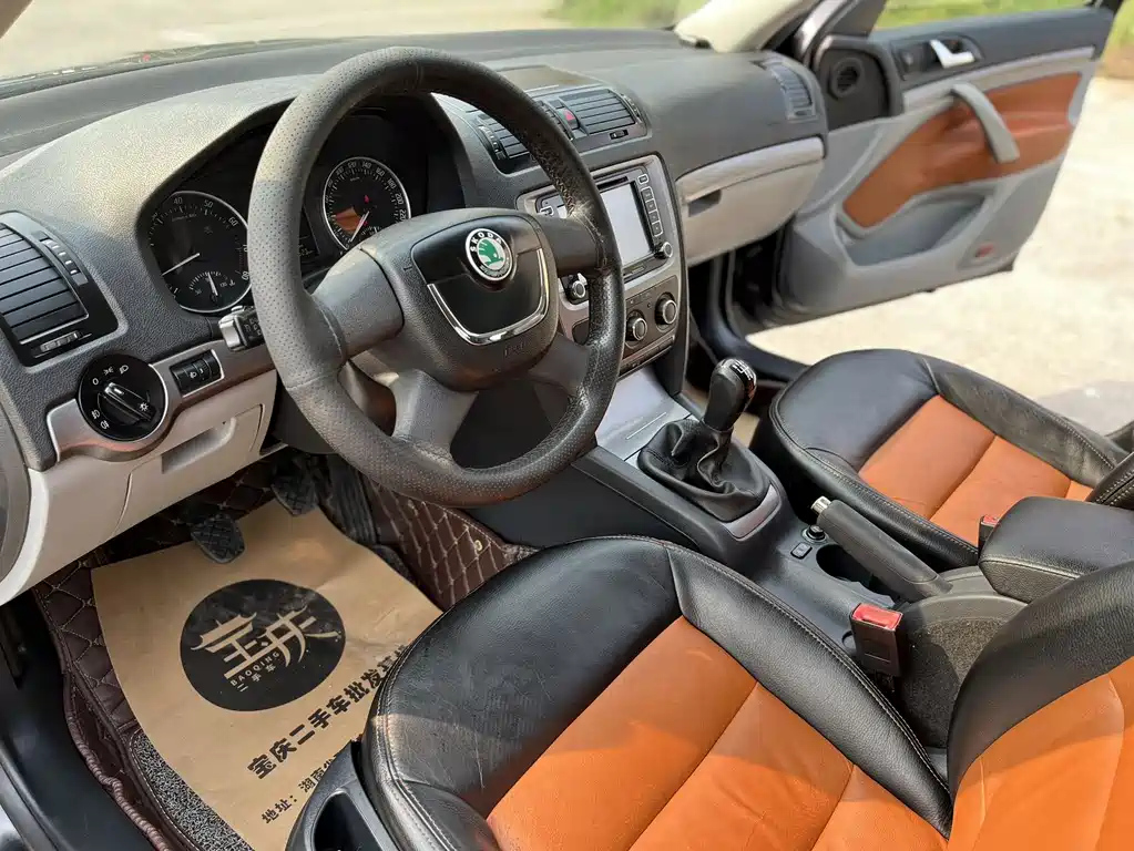 SKODA OCTAVIA 2012