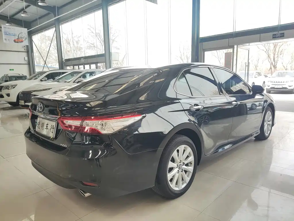 TOYOTA CAMRY 2019