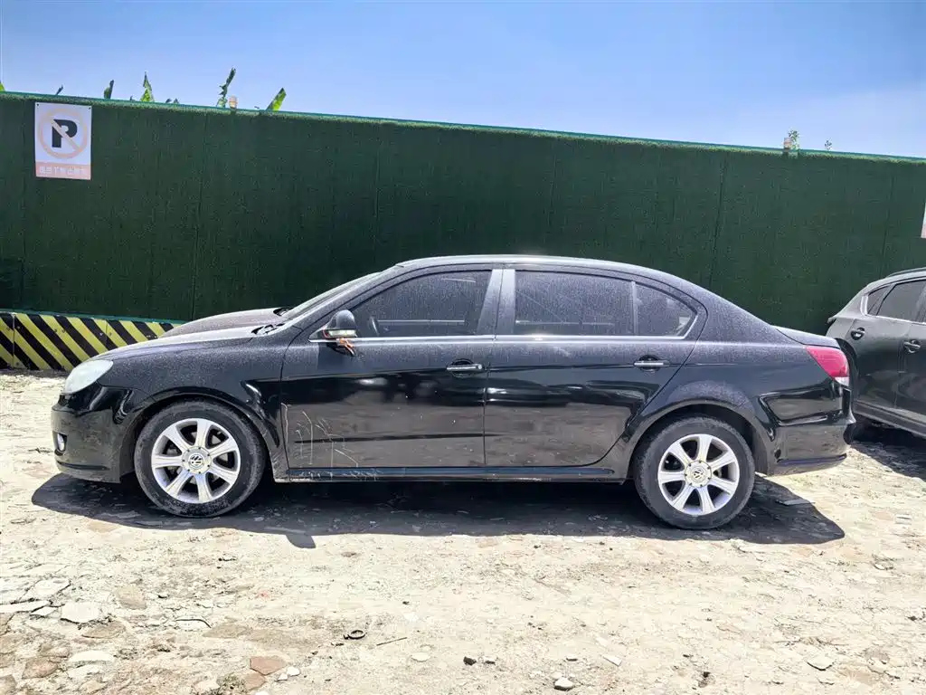 VOLKSWAGEN LAVIDA 2012