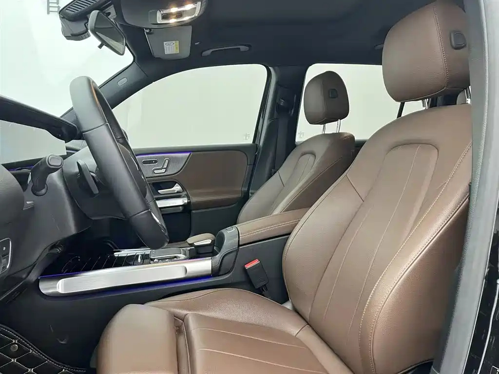 MERCEDES BENZ GLB 2021