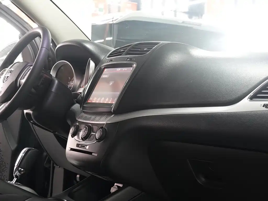 DODGE JCUV 2014