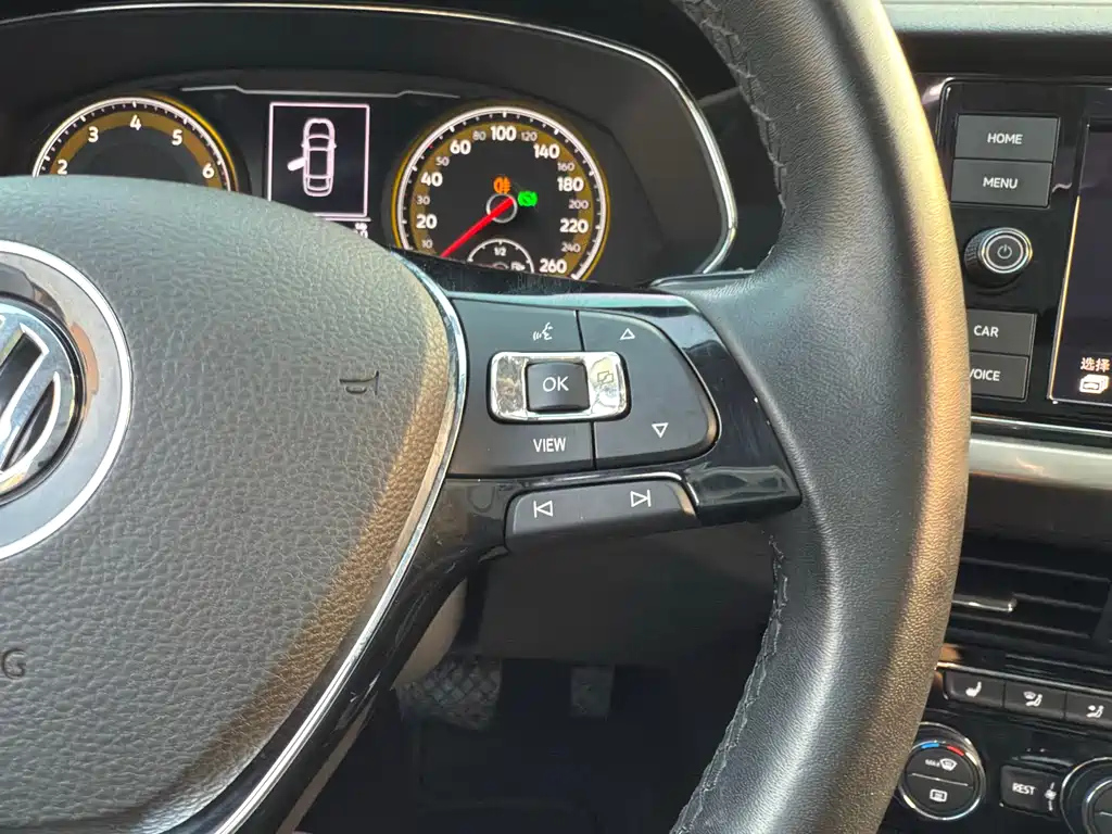 VOLKSWAGEN PASSAT 2020