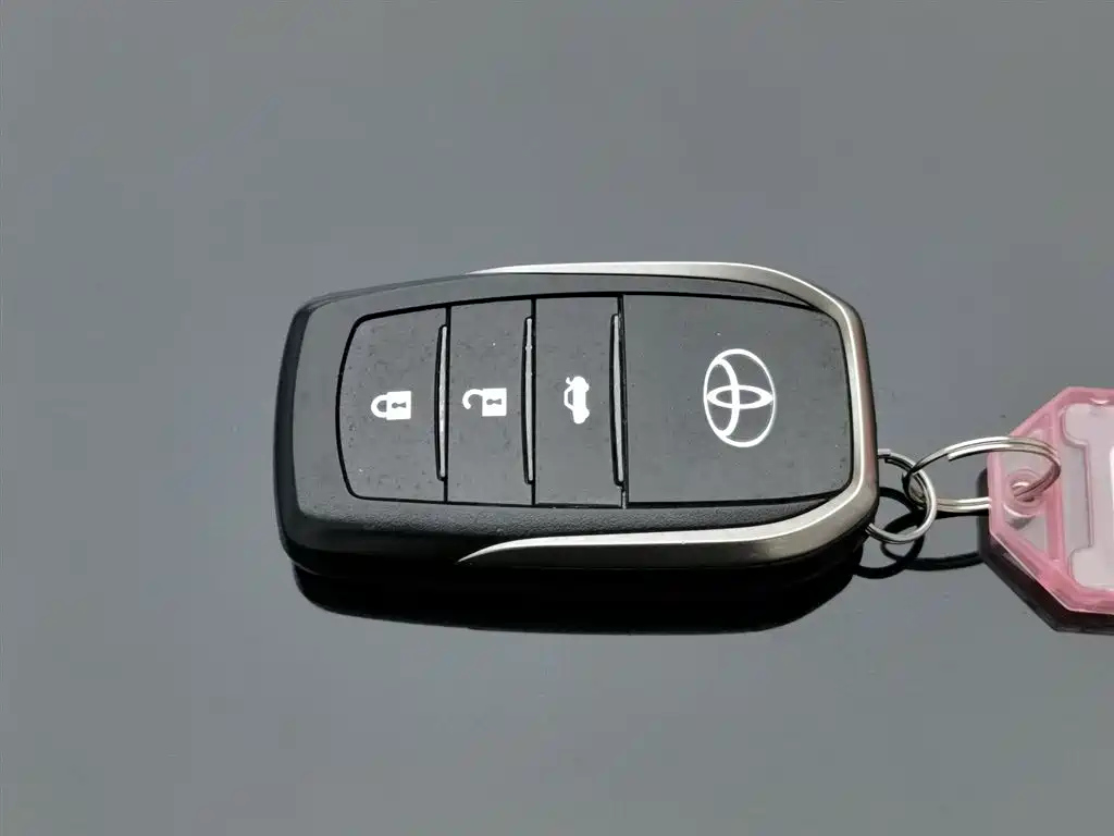 TOYOTA CAMRY 2017