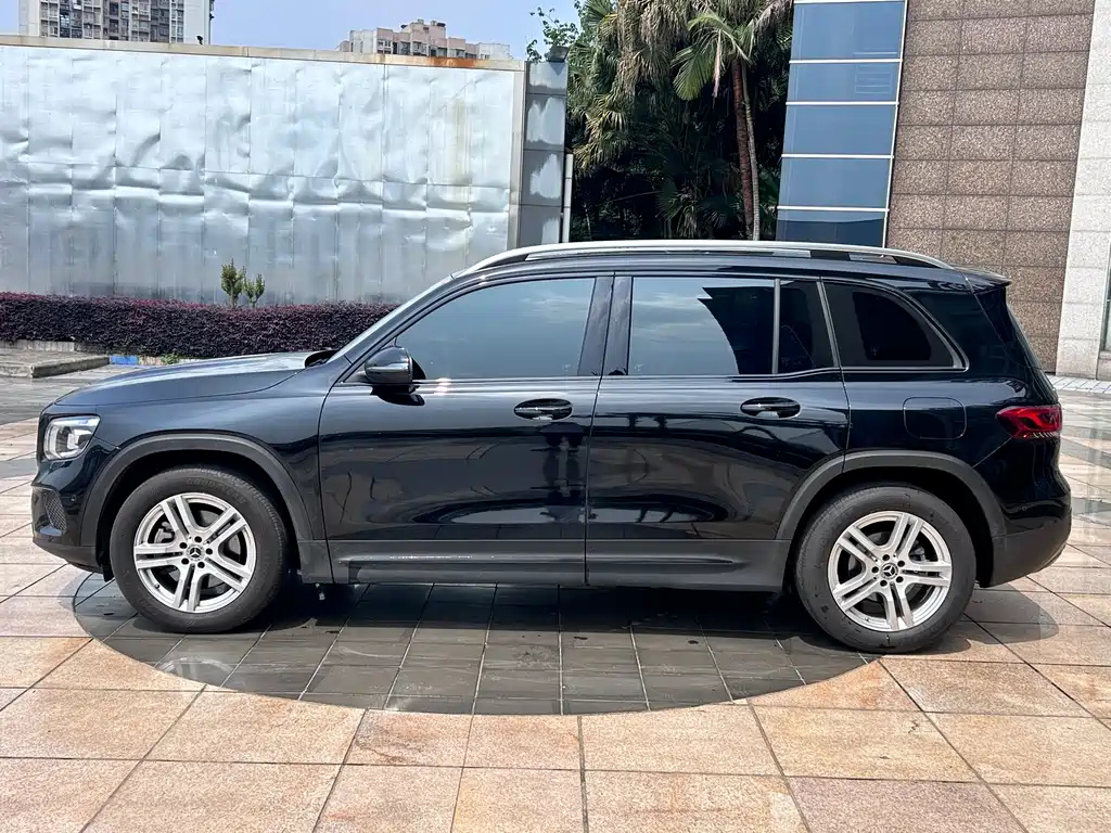 MERCEDES BENZ GLB 2022