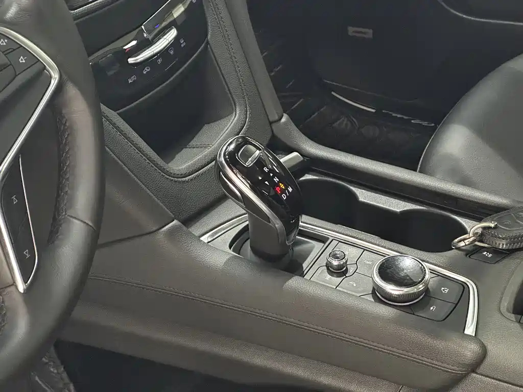 CADILLAC XT5 2021