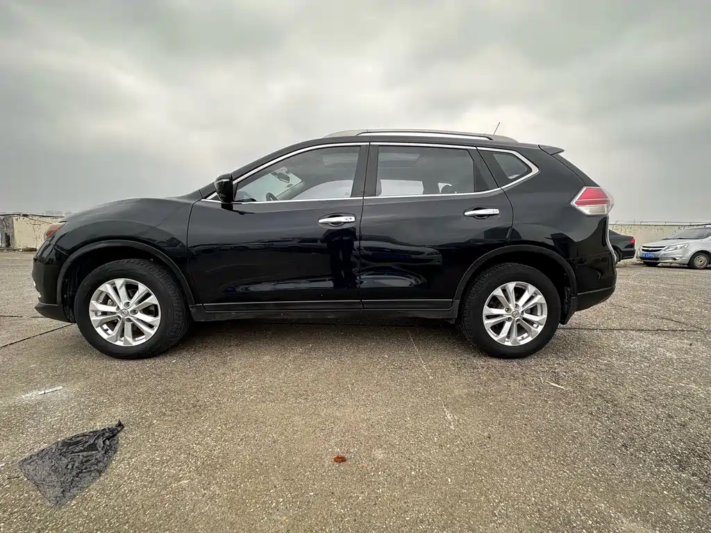 NISSAN X-TRAIL 2015