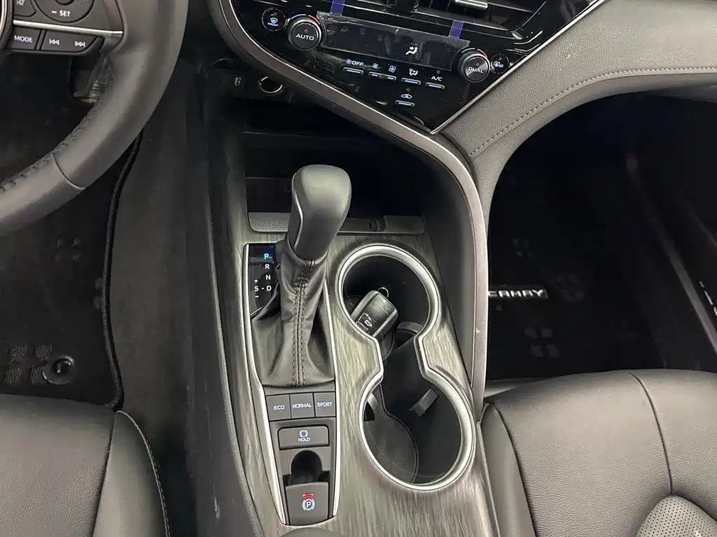 TOYOTA CAMRY 2024