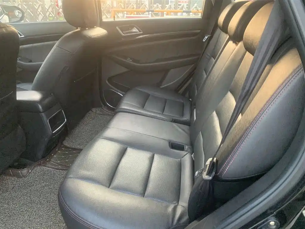 LEOPAARD CS10 2015