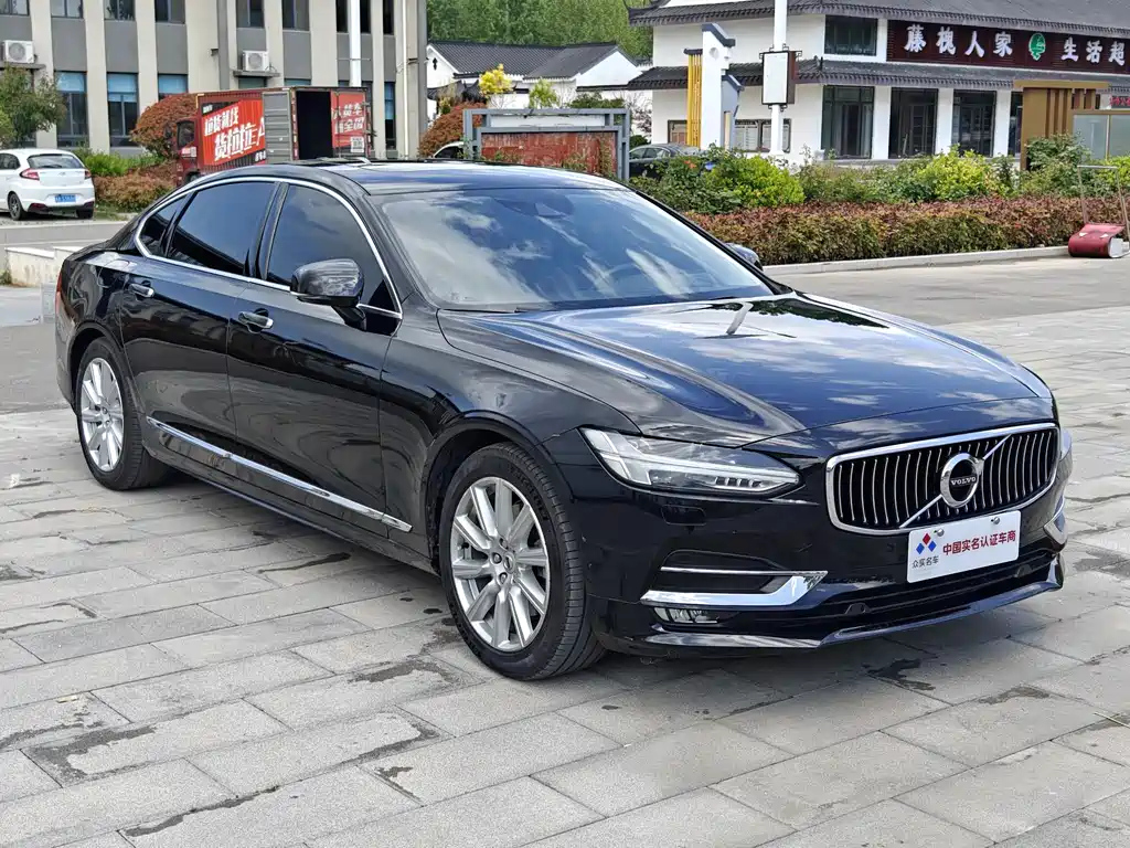 VOLVO S90 2020