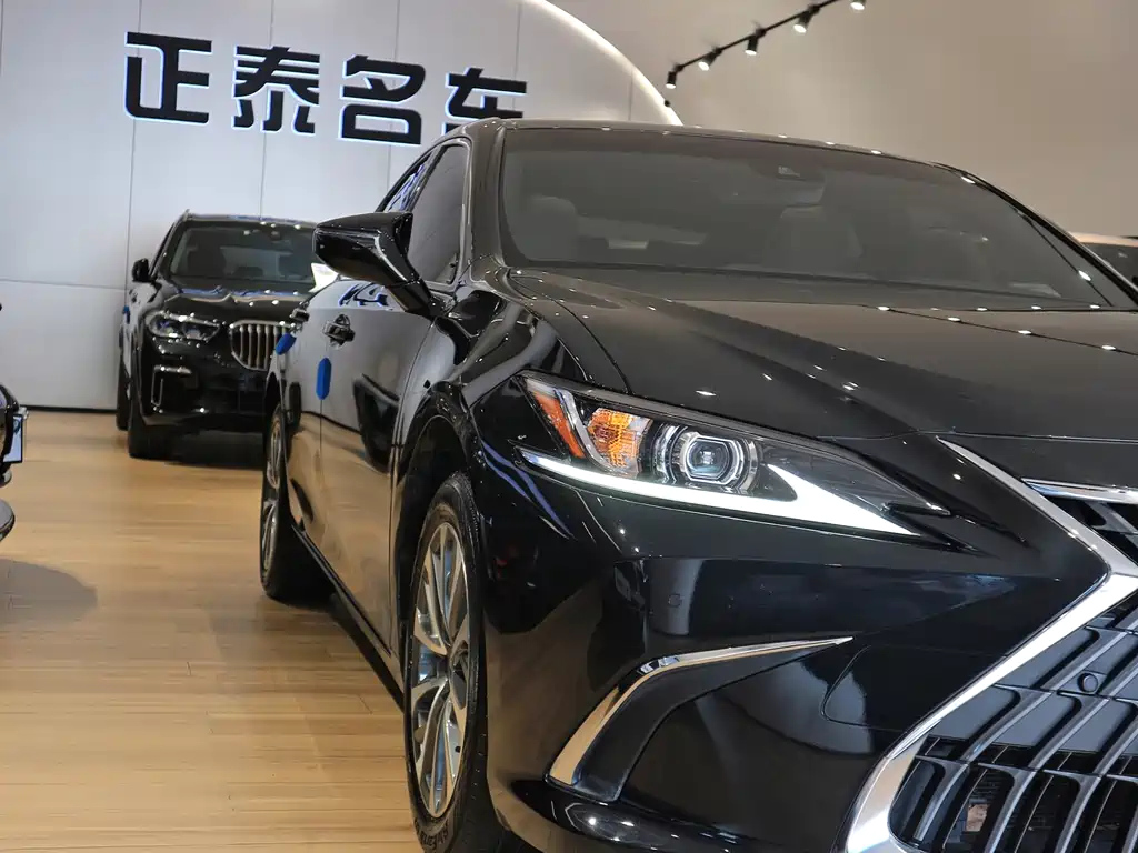 LEXUS ES 2021