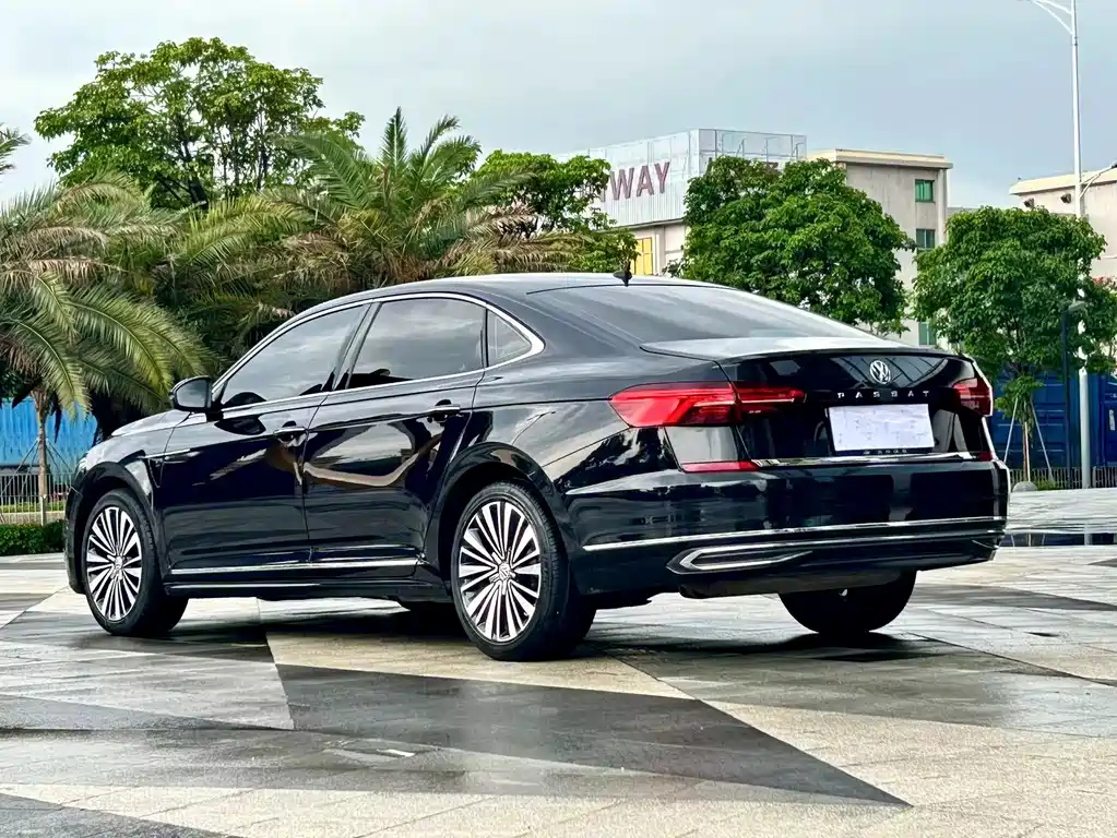 VOLKSWAGEN PASSAT 2020