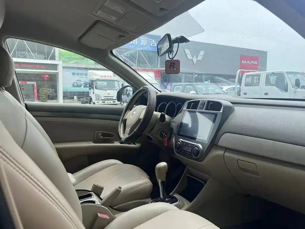 NISSAN SYLPHY 2018