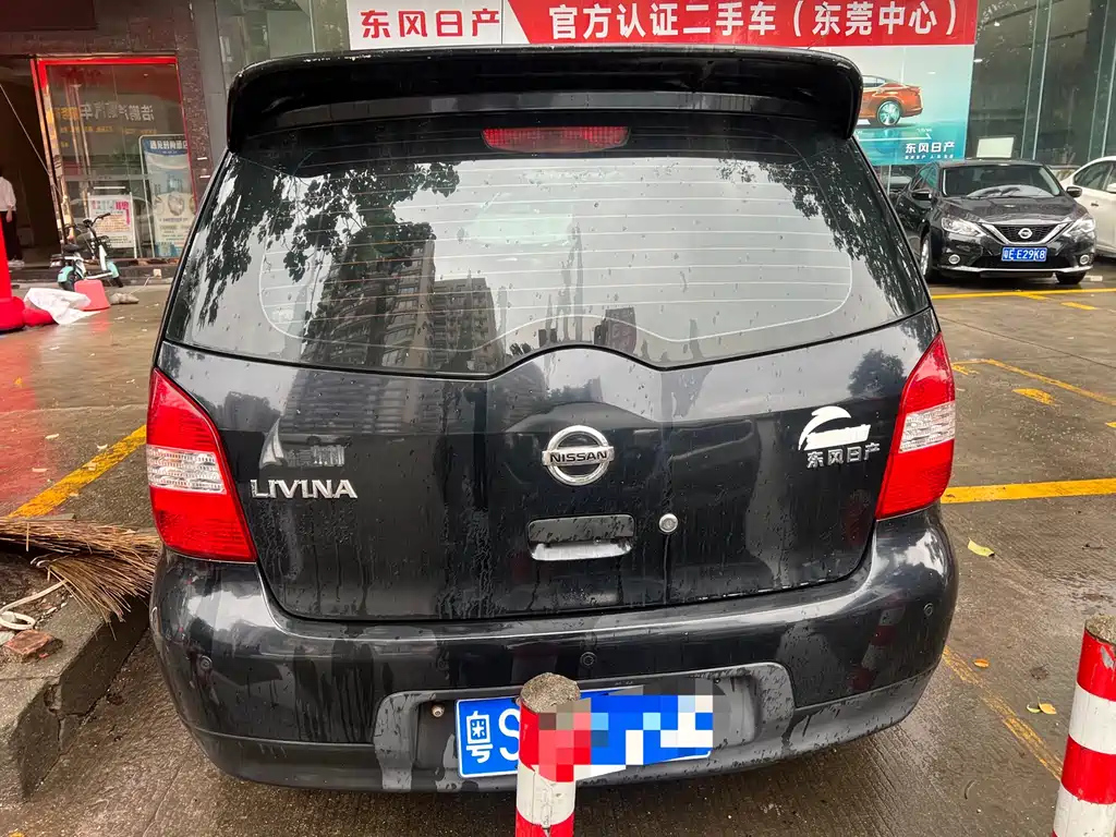 NISSAN LIVINA 2008