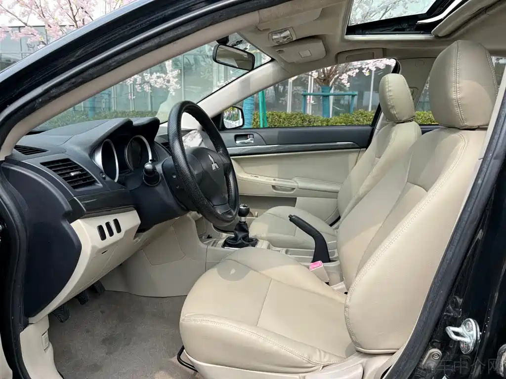 MITSUBISHI LANCER EX 2012