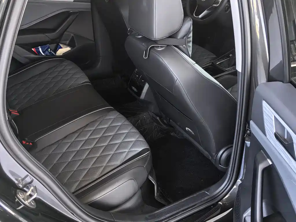 VOLKSWAGEN SAGITAR 2023