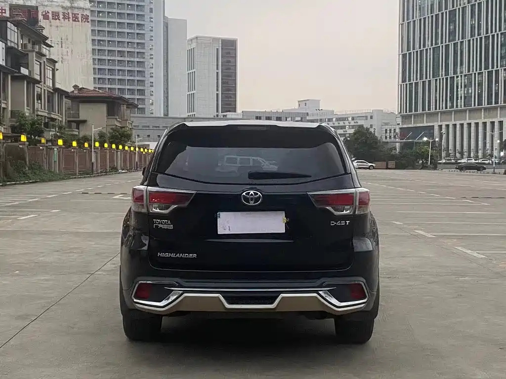 TOYOTA HIGHLANDER 2016