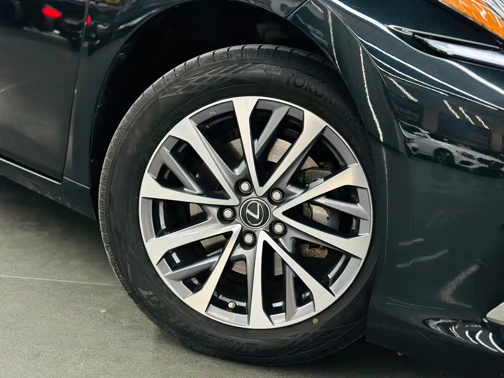 LEXUS ES 2022