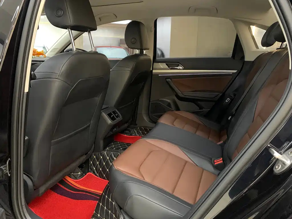 VOLKSWAGEN LAVIDA 2020