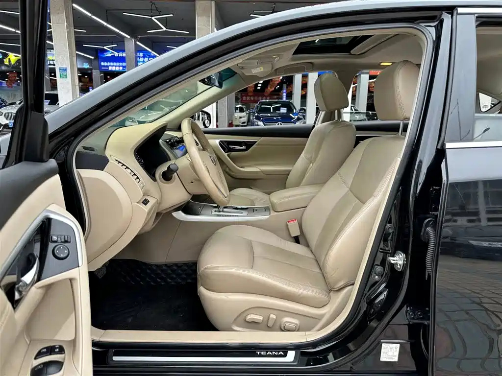 NISSAN TEANA 2019